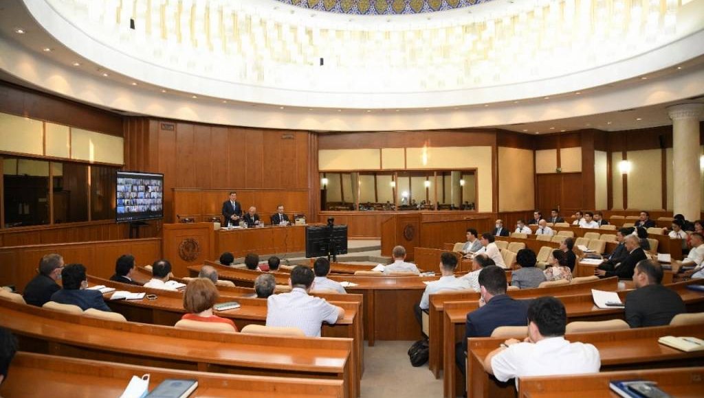 Конституциявий ислоҳотларга бағишланган давра суҳбати бўлиб ўтди