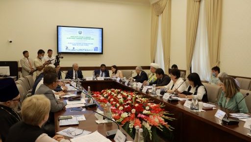 “Миллатлараро тотувлик ва динлараро бағрикенгликни таъминлашда парламентнинг роли” мавзусидаги парламент форуми  Самарқанд, 2021 йил 25 июнь (Парламентлараро Иттифоқ Бош котиби Мартин Чунгонг ташрифидан фотолавҳалар)