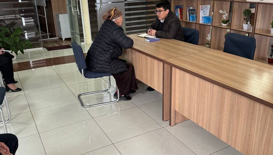 Оҳангаронда фуқаролар билан учрашув ва сайёр қабул  ўтказилди