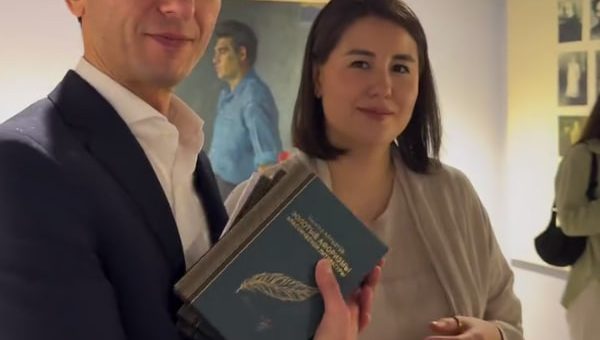 Чингиз Айтматов уй-музейига Ўзбекистонда нашр этилган китоблар тақдим этилди