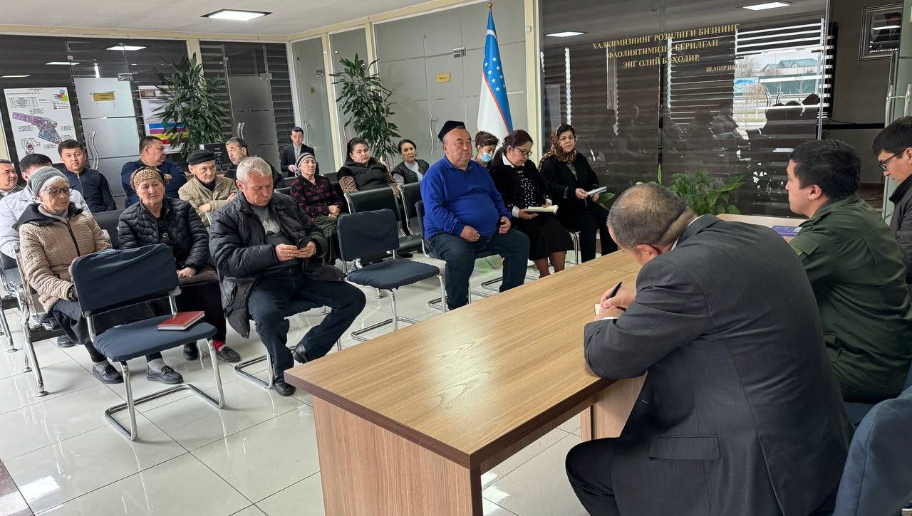 Оҳангаронда фуқаролар билан учрашув ва сайёр қабул  ўтказилди