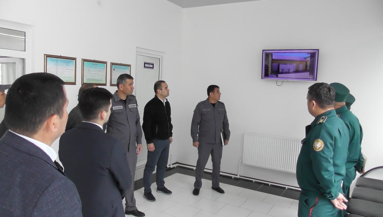 Миллий марказ ишчи гуруҳи Намангандаги жазони ижро этиш муассасаларини ўрганмоқда