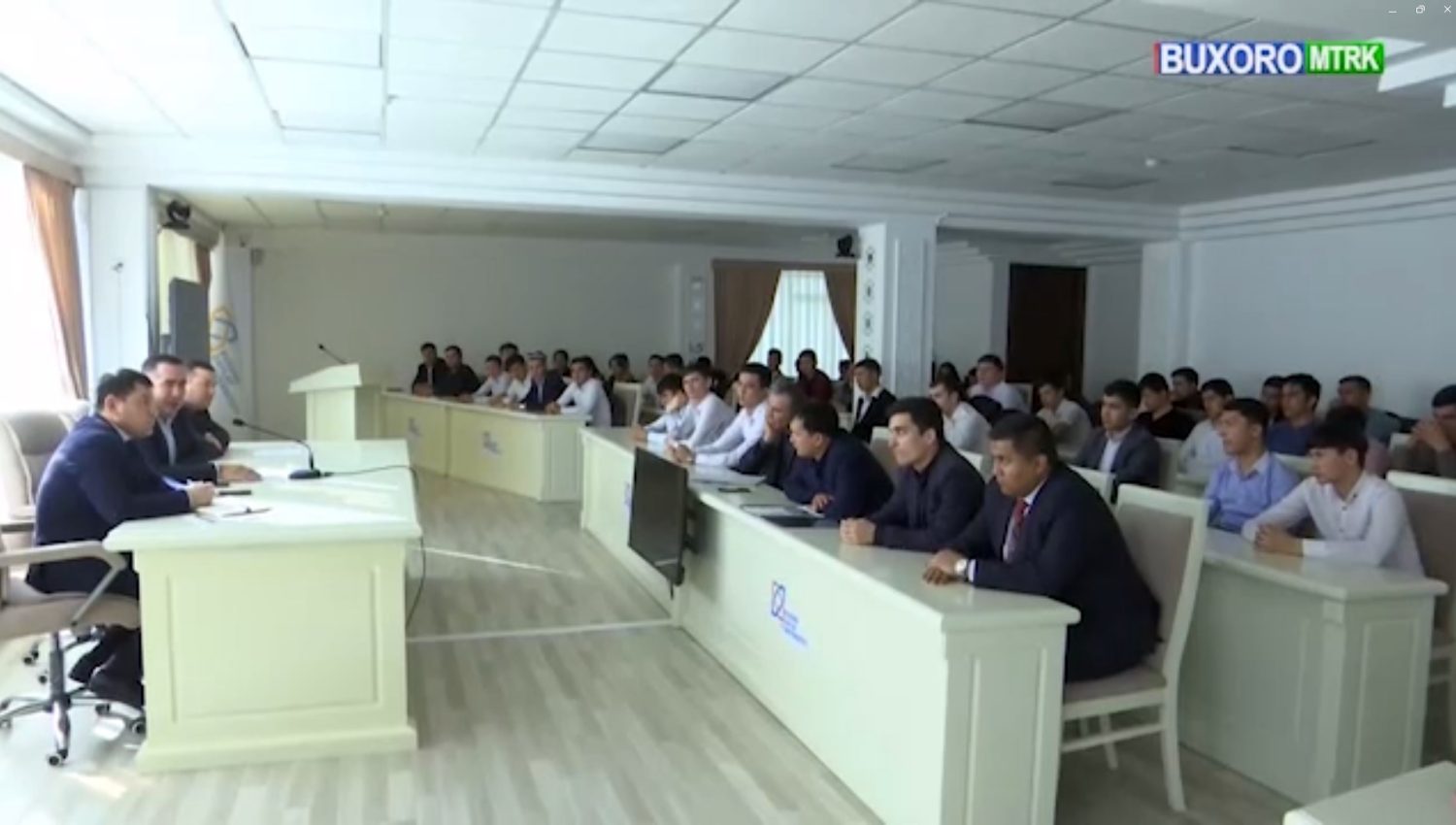 Юртимизда 20-28 феврал кунлари "инсон ҳуқуқлари ҳафталиги" дея эълон қилинган эди. Шу муносабат билан #Бухоро_давлат_университетида "Инсон ҳуқуқлари олий қадрият" мавзусида тадбир болиб отди.