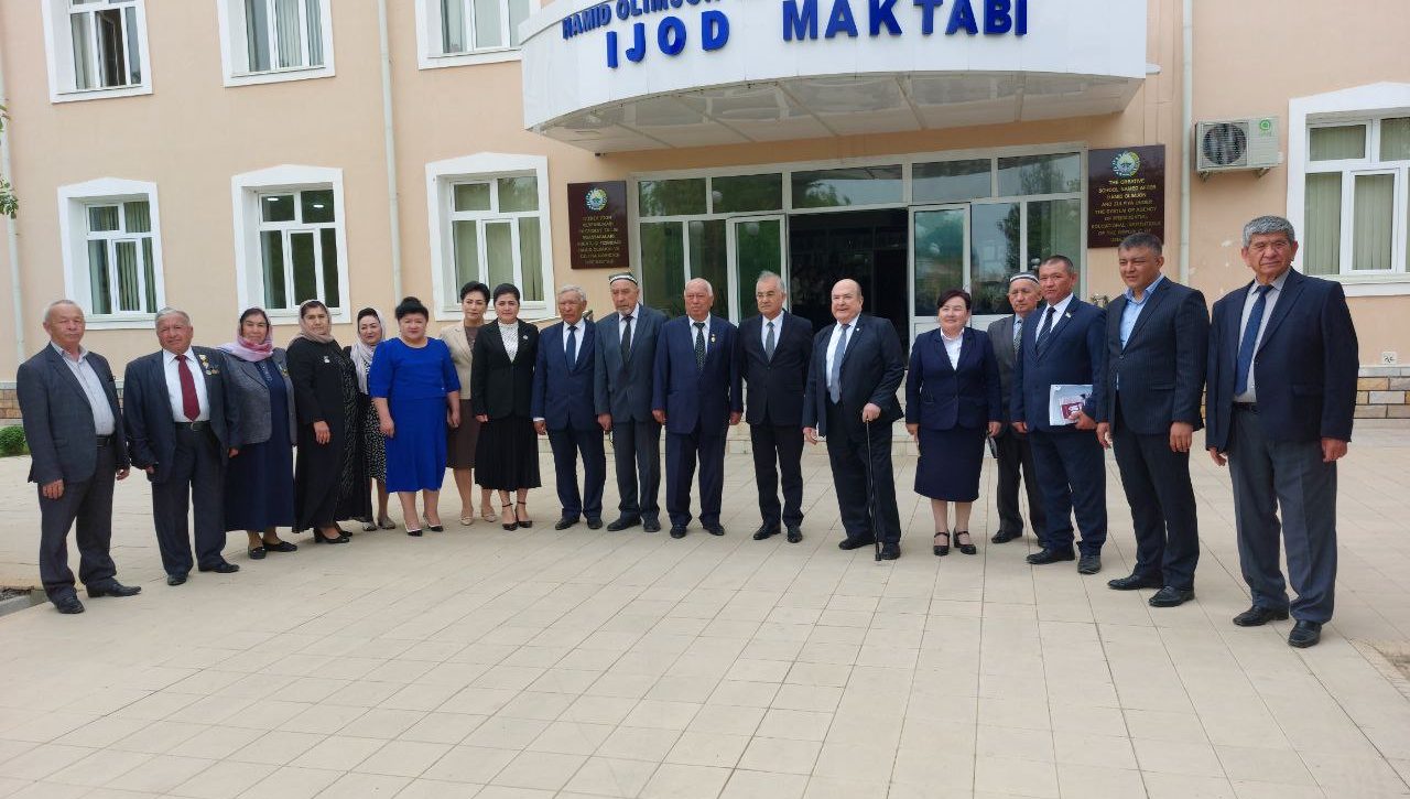 Жиззахдаги ижод мактабида “Уч авлод” учрашуви бўлди