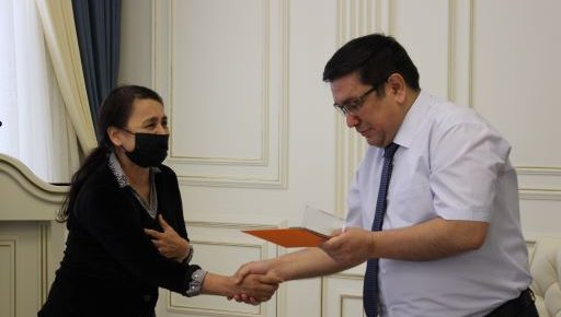 МУКОФОТЛАР ҚУТЛУҒ БЎЛСИН!