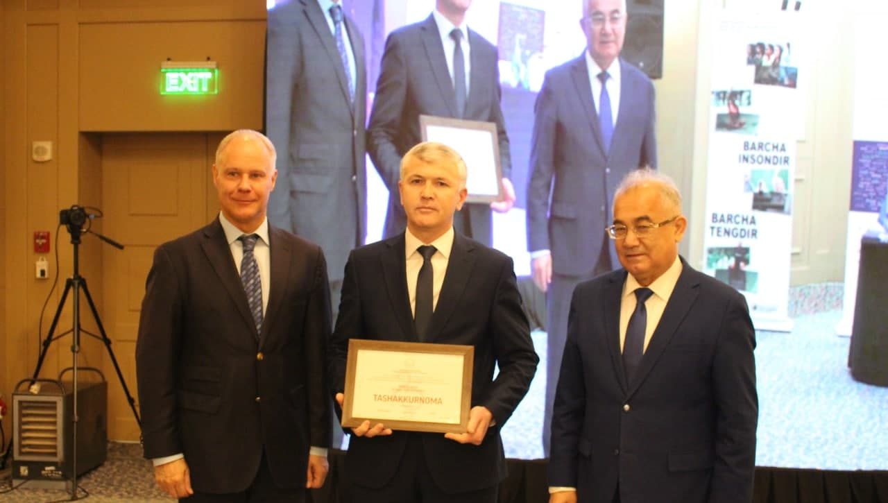 Инсон ҳуқуқлари мавзусидаги танлов ғолиблари тақдирланди