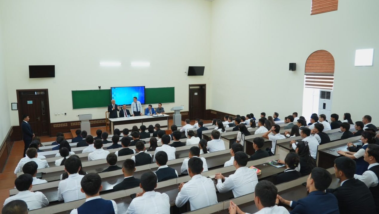 АКАДЕМИК ВА ЁШЛАР УЧРАШУВИ