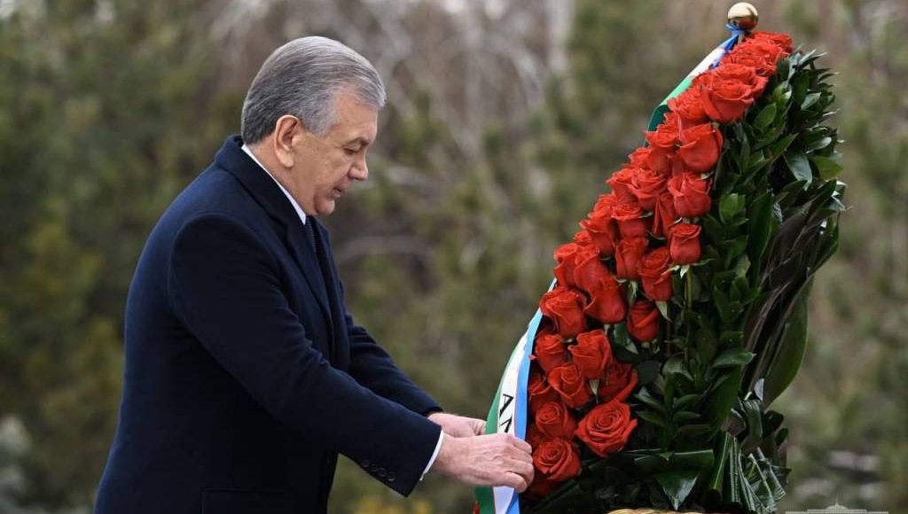 The memory of the First President is honored