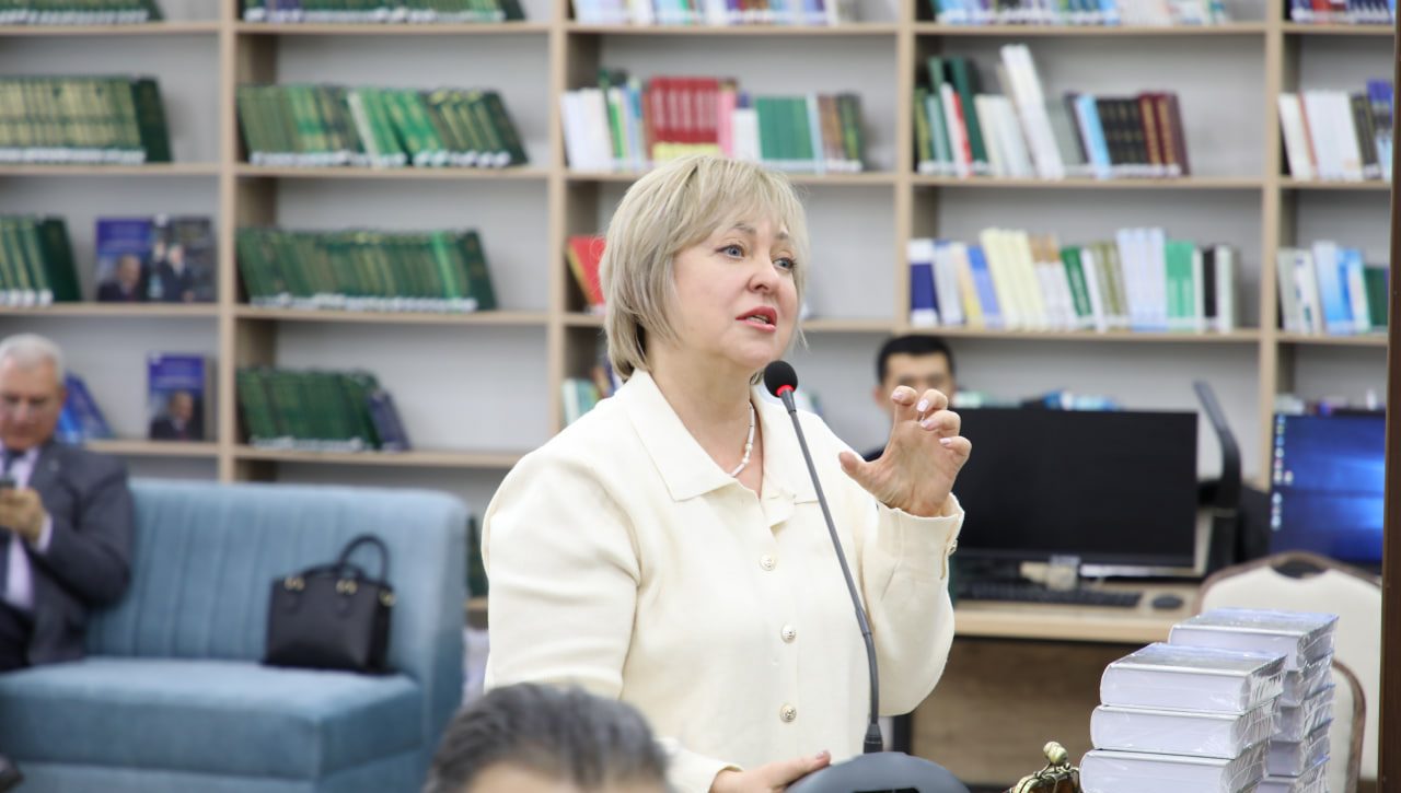 Хитой Элчихонаси Инсон ҳуқуқлари уйига 800 та китоб совға қилди