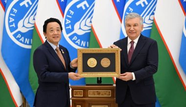 Президенту Узбекистана вручена высшая награда ФАО – медаль «Agricola»