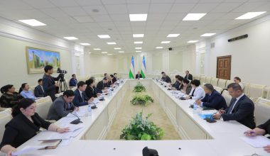 Парламент комиссиясининг навбатдаги йиғилиши бўлиб ўтди