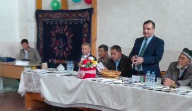Бахмаллик ўқувчилар билан Конституциямиз ҳақида учрашув ўтказилди