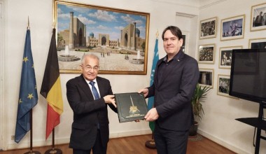 Akmal Saidovning gollandiyalik jurnalist va adib Remko Reyding bilan uchrashuvi: videolavha