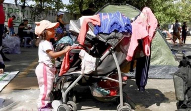 АҚШ муҳожир болалар учун юридик ёрдамни чеклайди