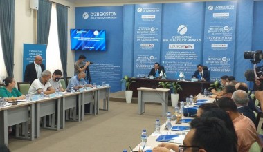 Марказ томонидан Журналистика ва оммавий коммуникациялар университетига 250 та китоб тақдим этилди