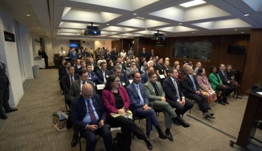 Заместитель директора ИСМИ выступил в Парламенте Канады с докладом о новом региональном курсе Узбекистана