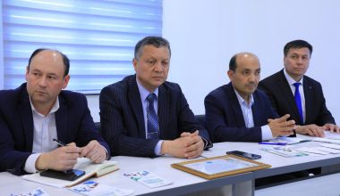Жиззахда янгиланаётган Конституция ва бўлажак референдумга бағишланган мулоқот ўтказилди