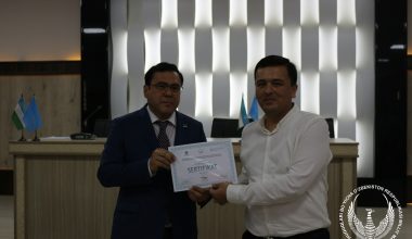 Инсон ҳуқуқлари бўйича ўқув курси тингловчиларига сертификатлар топширилди