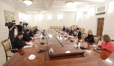 А.Саидов “Франция – Марказий Осиё” парламентлараро гуруҳи раиси Э.Moрей билан учрашди