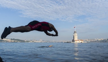 Istanbullik erkak har kuni ishga borish uchun Bosfordan suzib o‘tishi ma’lum bo‘ldi