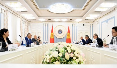 Торага Нурланбек Тургунбек уулу принял представителей Института имени Чынгыза Айтматова в Турции во главе с руководителем Ильясом Топсакалом