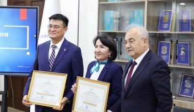 Chinese Embassy Donates Around 800 Books to Human Rights House in Tashkent