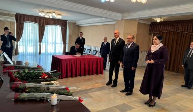 Ўзбекистон Республикаси Олий Мажлиси Қонунчилик палатаси Спикери Нуриддин Исмоилов бошчилигидаги парламент аъзолари “Крокус Сити Холл” концерт залида содир этилган теракт муносабати билан Россиянинг Тошкентдаги элчихонасига ташриф буюриб, Россия халқига таъзия билдирди