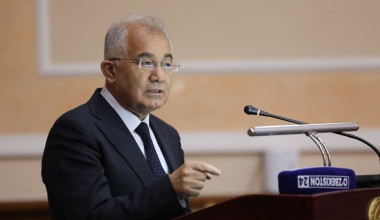 O‘zbekiston Respublikasi Oliy sudida O‘zbekiston Respublikasi Oliy Majlisi Qonunchilik palatasi Spikeri birinchi o‘rinbosari, O‘zbekiston Respublikasi Konstitutsiyasiga o‘zgartirish kiritish va tashkiliy chora-tadbirlarni amalga oshirish yuzasidan Konstitutsiyaviy komissiya raisi, akademik Akmal Saidov bilan Bosh qomusimizga kiritilayotgan yangiliklar, “O‘zbekiston Respublikasining Konstitutsiyasiga o‘zgartish va qo‘shimchalar kiritish to‘g‘risida”gi O‘zbekiston Respublikasi Konstitutsiyaviy qonuni loyihasi bo‘yicha o‘tkazilayotgan umumxalq muhokamalari mohiyatiga bag‘ishlangan uchrashuv tashkil etildi.