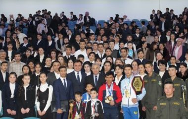 "Академик ва ёшлар" учрашуви ташкил этилди